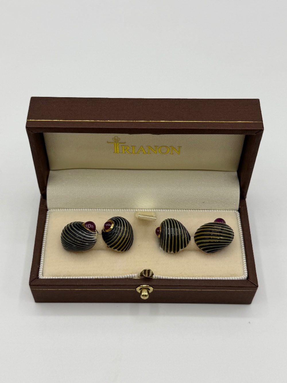 Vintage Trianon Shell Cufflinks